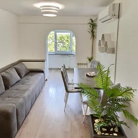 Nubia Modern